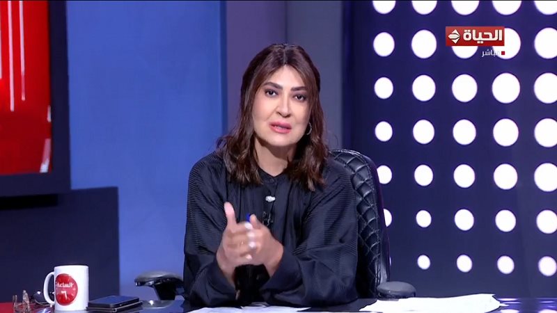  الإعلامية عزة مصطفى