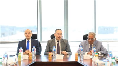 عمرو موسى رئيسًا لمجلس أمناء جامعة طنطا الأهلية