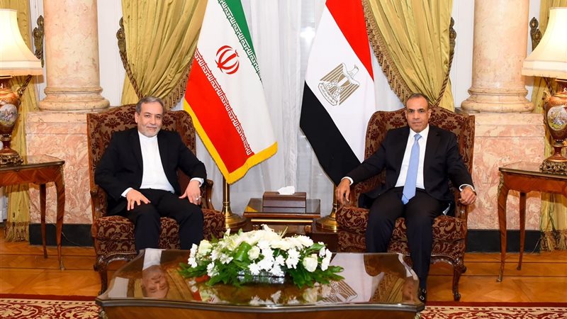 بدر عبدالعاطي وعباس